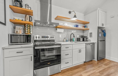 Beaverton Casa | Relaxation Awaits!