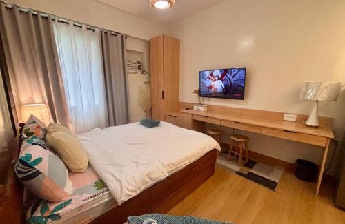 Novaliches Apartamento | Relaxation for Family & Couples Comfort Netflix & Chill Near Mall SM Fairview Trees Residences Quezon City