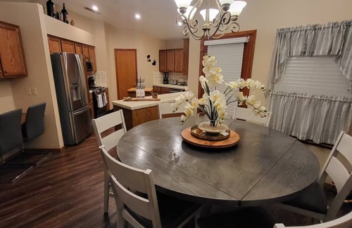 Porterville Casa | Relaxation meets comfort HERE at Redwood Inn
