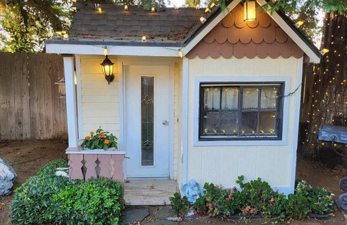 Porterville Casa | Relaxation meets comfort HERE at Redwood Inn