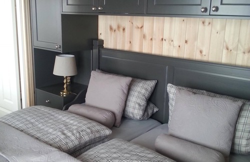 Kviteseid Cabina | Casa de madera con maravillosas vistas a la montaña y al lago, esquí, senderismo, natación, perros permitidos