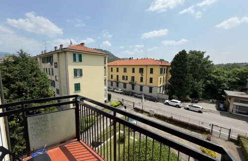 Albate Apartamento | Relaxed Como Base w. Balcony