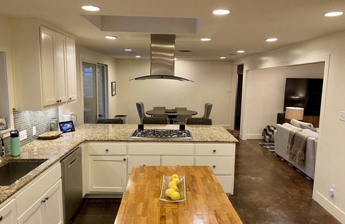 Dellana Hills Casa | Relaxed & Cozy with pool/hot tub only 5 minutes from downtown ATX