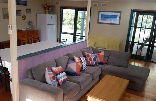 Somers Casa | Casa de playa familiar relajada, playa 100m, NBN WIFI, se admiten perros