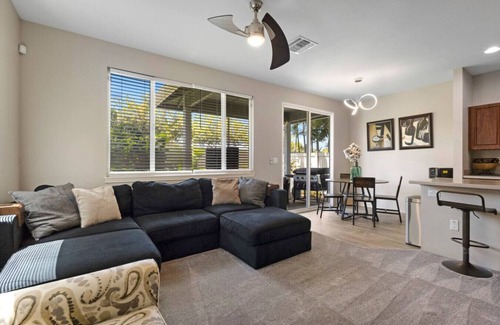 Ewa Casa | Relaxed Island Living- WD, AC, Backyard, Workspace