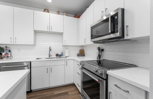 Ewa Apartamento | Relaxed Island Living | Parking, Workspace, AC, WD