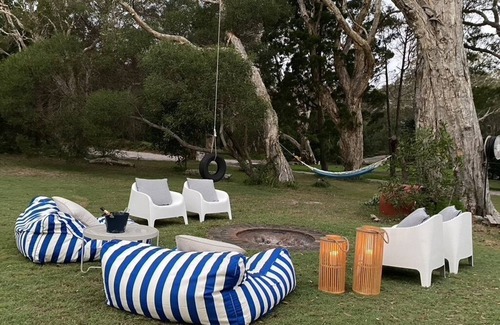 Brisbane Waterfront Casa | Relaxed Island Retreat - walking distance to the beach!