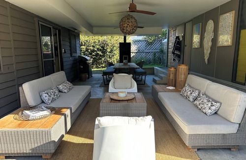 Brisbane Waterfront Casa | Relaxed Island Retreat - walking distance to the beach!