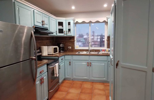 Mexicali Condominio | Relaxed Spanish beachfront condo w/private parking & private balcony ocean views