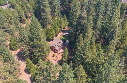 Croft Casa | Relaxing 2BD Cabin in the Sierra