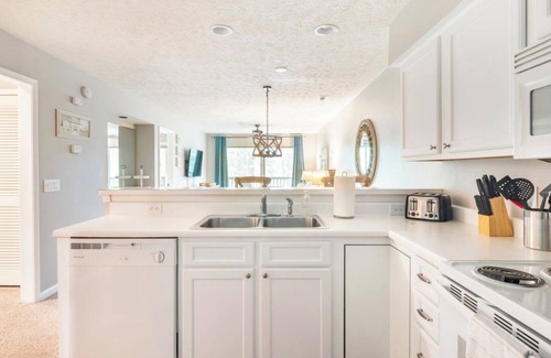 Pawleys Island Condominio | Relaxing 2BD True Blue Golf Resort 4 Pools & Spas, Large Balcony, 3 min to Beach