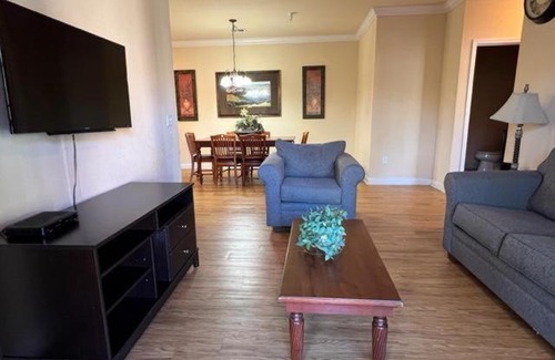 Davenport Apartamento | Relaxing 3 Bed Condo in Tuscana Resort condo