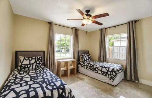 Central Fort Lauderdale Apartamento | Relaxing 3 Bedroom House-Close to Beaches and Airport!
