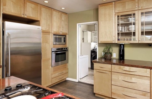 Oakland Casa | Relaxing 3 bedroom with Hot tub and a view