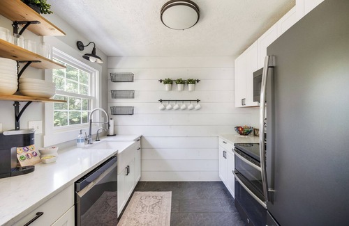 Lynchburg Casa | Quaint | 4Bdrm |Near LU by Saydrajanes Properties