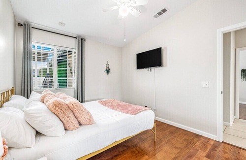 Bermuda Dunes Casa | Relaxing 5BR Retreat with Pool Game Room