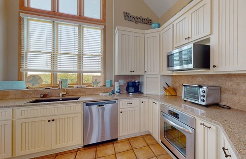 Pine Island Casa | Relaxing 6BR Dog Friendly | Private Pool | Hot Tub