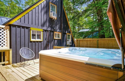 Denmark Chalet De Esquí | Relaxing A-Frame with Hot Tub and Lake Access
