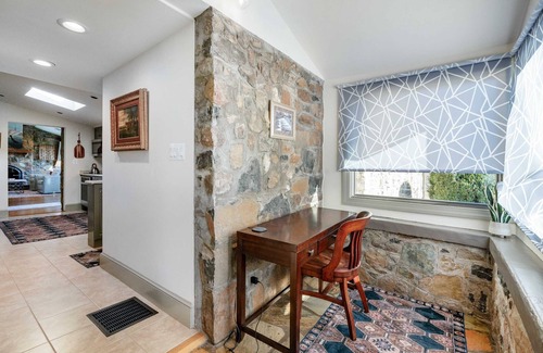 Aldie Casa | Relaxing Aldie Retreat, with Fireplaces and Pool