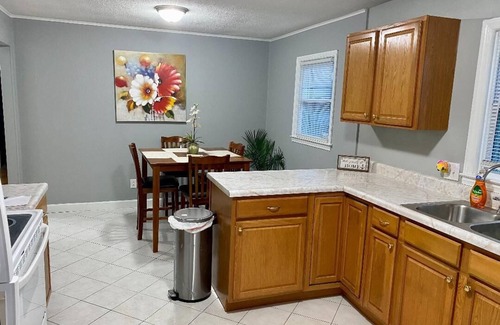 Fayetteville Casa | Relaxing at Redstone 3 Bedroom House