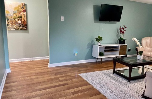 Fayetteville Casa | Relaxing at Redstone 3 Bedroom House