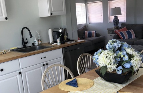 Hull Casa | Relaxing Beach Getaway 375. per night, 3 night minimum