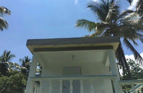 Samana Apartamento | Relaxing Beachfront Apartment steps to the beach
