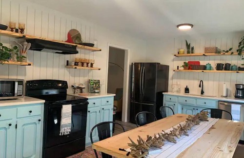 Charleston Casa | Relaxing, boho home, central to many attractions