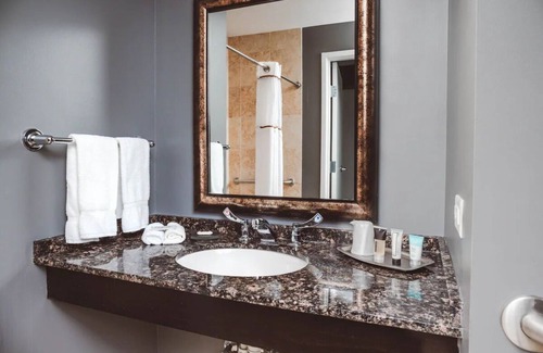 Zion Hotel | Relaxing Boutique Hotel w/ Breakfast Buffet, Puzzles, 24-hour Gym & Cozy Corners