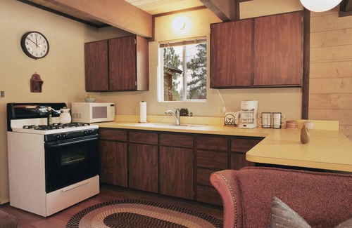Big Bear Chalet De Esquí | Relaxing cabin getaway for 8 10-minutes to the slopes, lake and Village