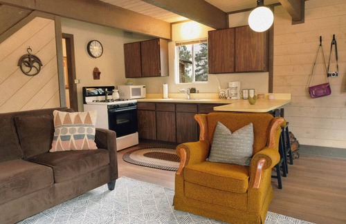 Big Bear Chalet De Esquí | Relaxing cabin getaway for 8 10-minutes to the slopes, lake and Village