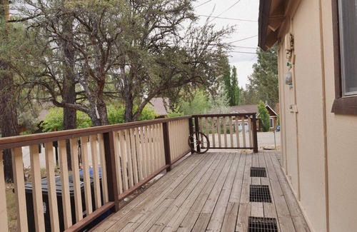 Big Bear Chalet De Esquí | Relaxing cabin getaway for 8 10-minutes to the slopes, lake and Village