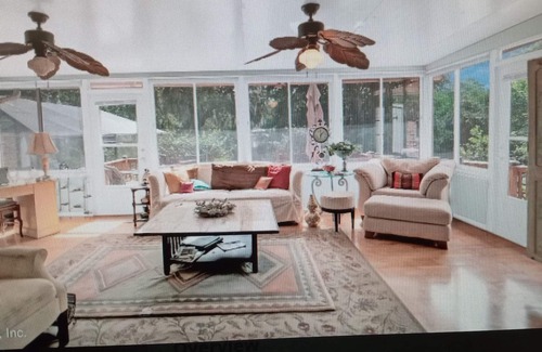 Arlington Casa | Relaxing country chateau estate. Minutes from airport, beach and downtown
