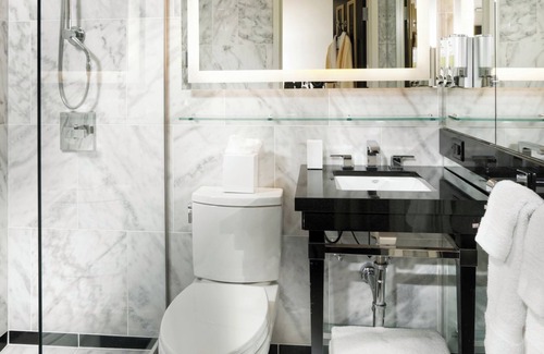 Little Saigon Hotel | Relaxing Couple Stay w/ Access to Union Square
