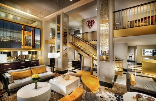 Little Saigon Hotel | Relaxing Couple Stay w/ Access to Union Square
