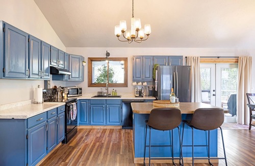 Evaro Casa | Relaxing Creekside House: Creek, Hot Tub, & Yard Games
