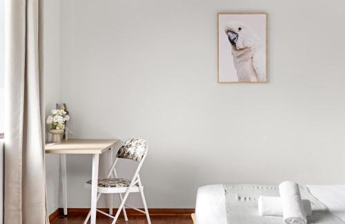 Belmore Casa | Relaxing Double Room in Belmore - Convenient Stay Near Shops - Shared Bathroom