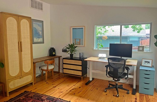 East MLK Casa | Relaxing East Side Retreat