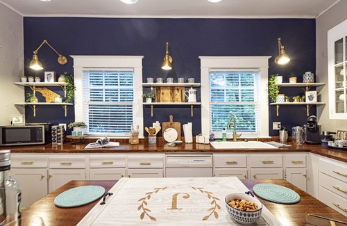 High Point Casa | *Relaxing & Elegant* < 5 min to HPU & Market, Sleeps 8