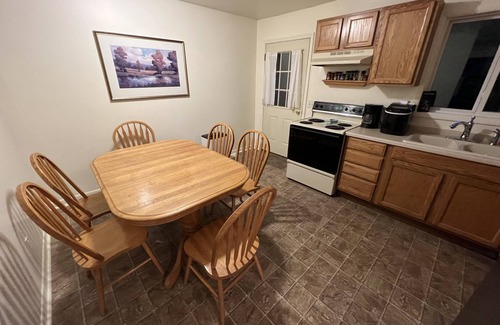Skandia Casa | Relaxing Escape in the Woods - 15 minutes from Marquette!