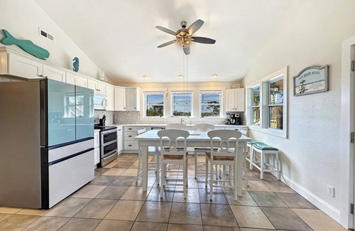 Hatteras Casa | Relaxing family and dog friendly getaway located in Hatteras