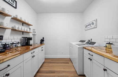 Wimberley Casa | Relaxing family friendly farmhouse minutes from the shops at Wimberley square!