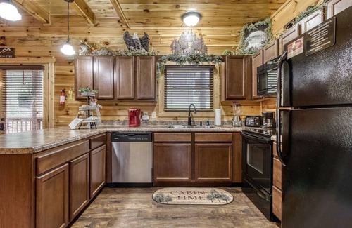 Sevierville Cabina | Relaxing family retreat | Hot tub, 2BR+Loft