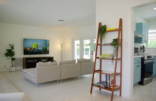 Homestead Otro | Relaxing Farmhouse b/w Miami & Florida Keys! Newly Renovated Family/Pet-Friendly