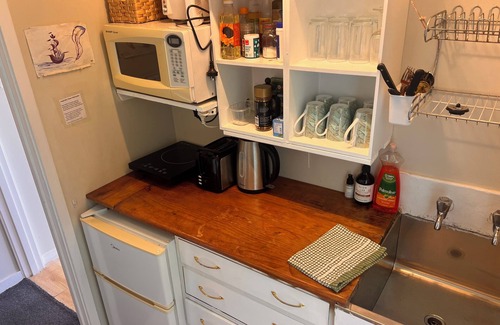 Remuera Apartamento | Relaxing Getaway, Close to Hospital & Amenities - Rabbit Cuddles Included!