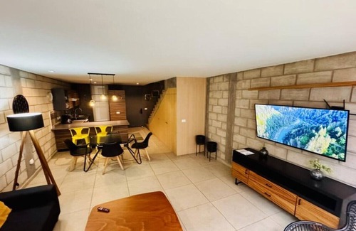Downtown Guadalajara Apartamento | Relaxing Getaway Loft w/Gym & Coworking | 2 BD | Tribu Colón