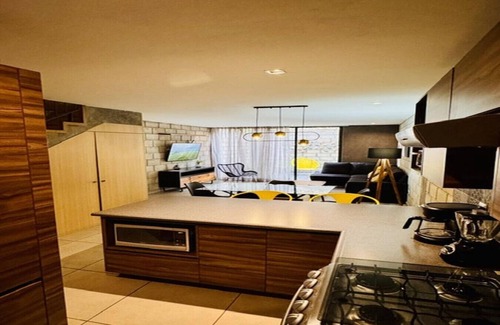 Downtown Guadalajara Apartamento | Relaxing Getaway Loft w/Gym & Coworking | 2 BD | Tribu Colón