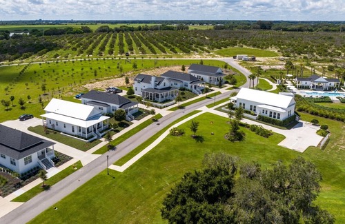 Lake Alfred Cabaña | Relaxing Getaway on the Lake at Adams Estate