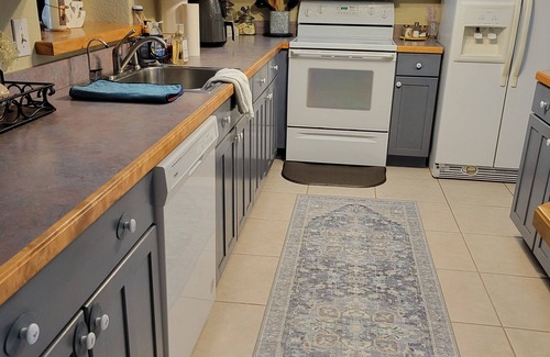 Sylvan Shores Casa | Relaxing Getaway on Peaceful Lake Clay- Pool, Patio, Lake