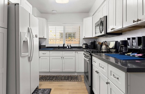 Winnetka Casa | Relaxing Getaway w/Game Room, Pickleball & More